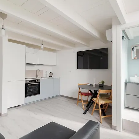 Guesthost - Cozy Loft-studio Flat In Crescenzago * Milánó